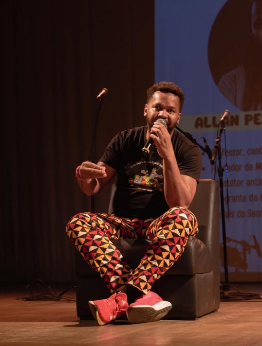 Educação Antirracista Através da Arte. MPBIA